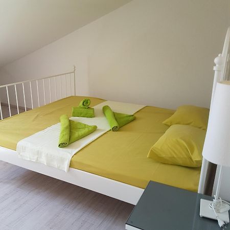 Anthia House Apartment Сарти Стая снимка