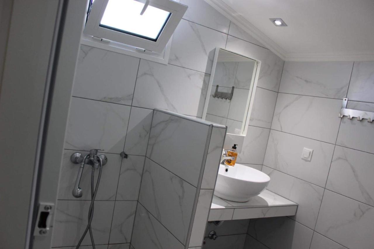 Anthia House Apartment Сарти Екстериор снимка